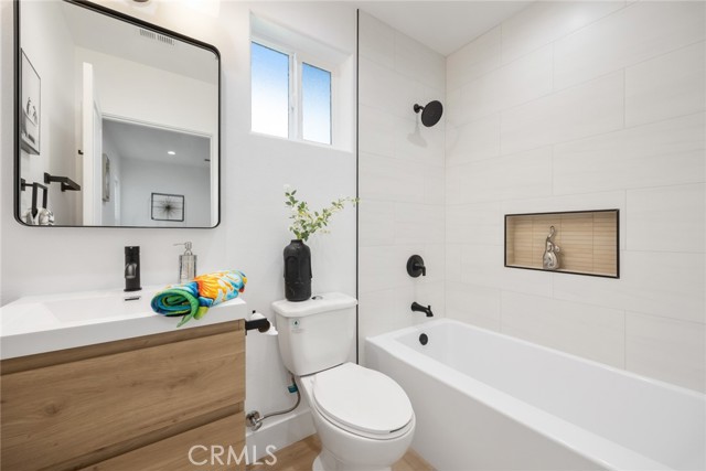 Detail Gallery Image 13 of 39 For 2460 Stoner Avenue, Los Angeles,  CA 90064 - – Beds | – Baths