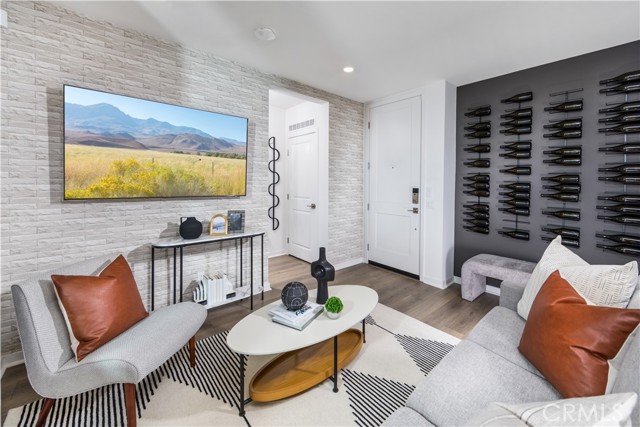 Detail Gallery Image 7 of 17 For 960 N Tangent Privado #302,  Ontario,  CA 91764 - 2 Beds | 2 Baths