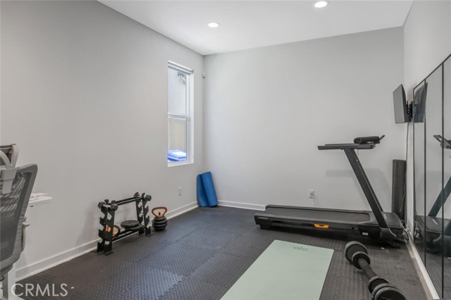 Detail Gallery Image 18 of 54 For 18171 Hedgerow Way, Saugus,  CA 91350 - 4 Beds | 2/1 Baths