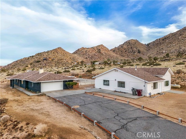 Detail Gallery Image 5 of 75 For 7955 Wesley Rd, Joshua Tree,  CA 92252 - 3 Beds | 2 Baths