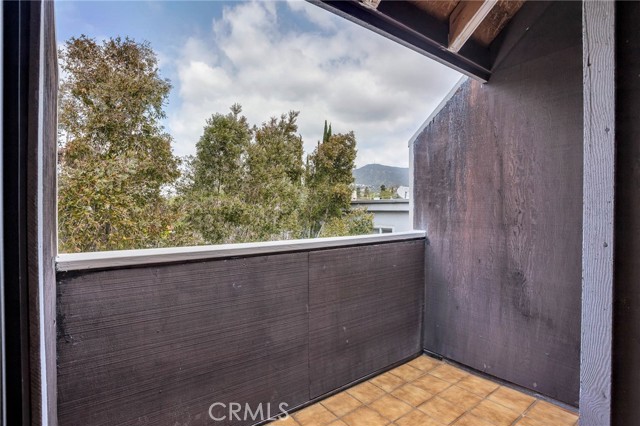 Detail Gallery Image 16 of 23 For 1005 Monterey Rd #5,  Glendale,  CA 91206 - 3 Beds | 3 Baths
