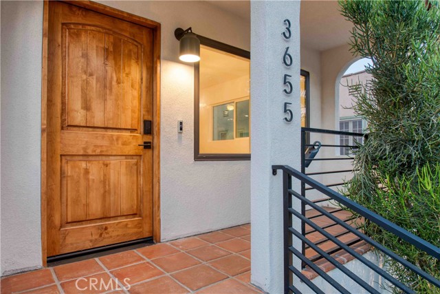 Detail Gallery Image 5 of 23 For 3655 Valleybrink Rd, Los Angeles,  CA 90039 - 3 Beds | 2/1 Baths