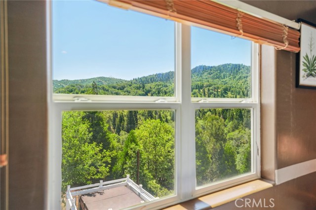 29450 Piney Lane, Cedar Glen CA: https://media.crmls.org/medias/638f7ebb-8940-45b1-8dbd-cdb38eb1476c.jpg