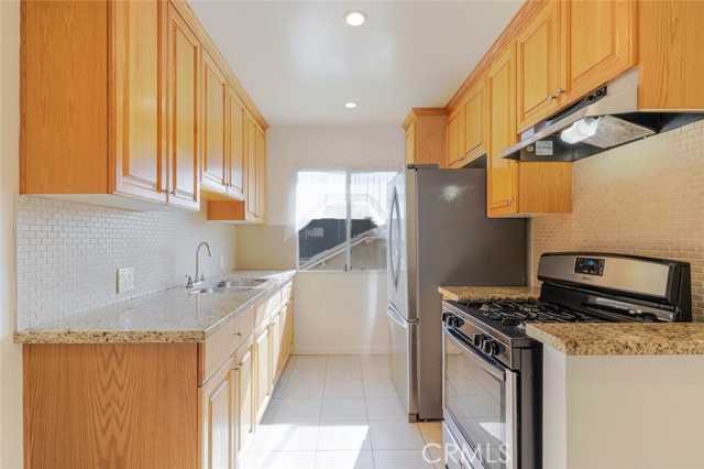 Detail Gallery Image 11 of 19 For 1128 N Edgemont St #6,  Los Angeles,  CA 90029 - 1 Beds | 1 Baths