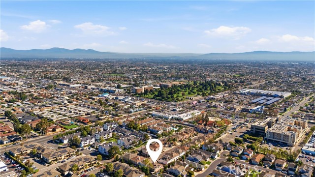 Detail Gallery Image 37 of 38 For 7814 Orchid, Huntington Beach,  CA 92648 - 4 Beds | 2/1 Baths