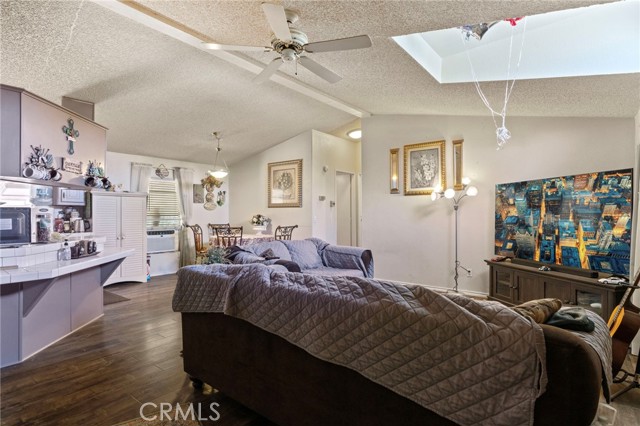 11676 11676 Acanthus, Phelan CA: https://media.crmls.org/medias/63930c41-138d-446d-b0e2-134d72465469.jpg