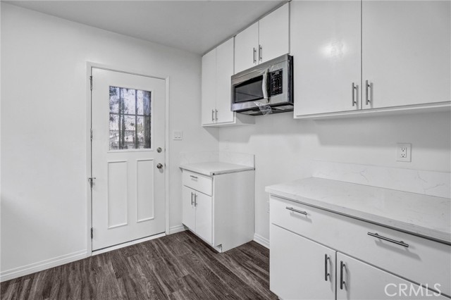 10523 Haas Avenue, Los Angeles CA: https://media.crmls.org/medias/63931e7e-c1d4-4ec8-877a-a8cfe18b29d7.jpg