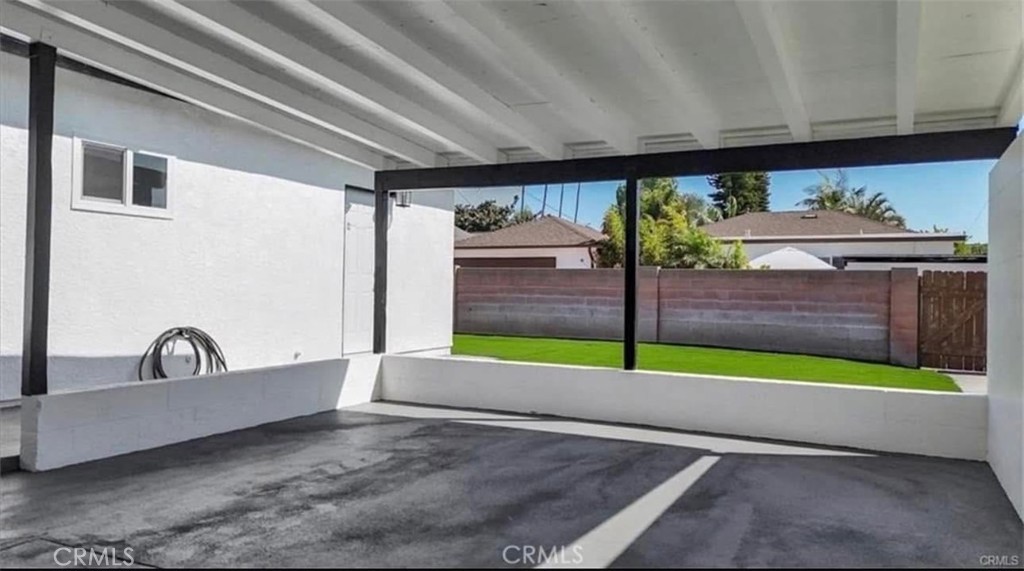 https://media.crmls.org/medias/6393ba46-02c7-4913-8825-83a86b461099.jpg?preset=X-Large
