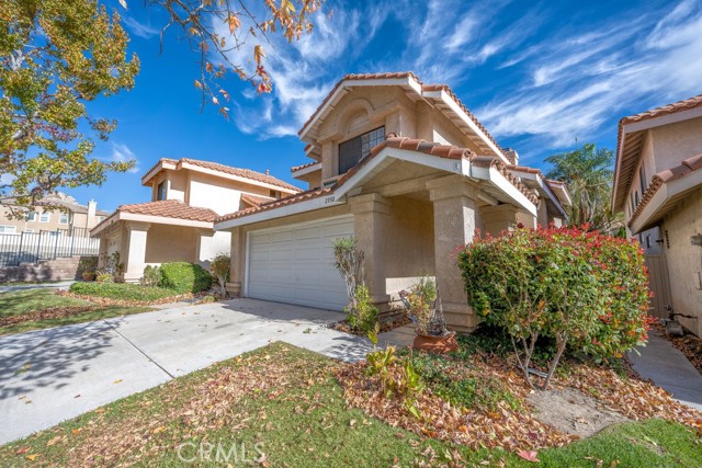 Detail Gallery Image 3 of 37 For 29322 Gary Dr, Canyon Country,  CA 91387 - 4 Beds | 2/1 Baths