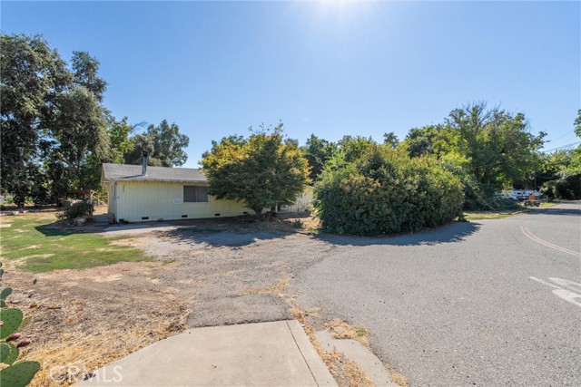 2064 Kennedy Ave, Chico CA: https://media.crmls.org/medias/63943fe3-4aff-427f-b226-d2006b96e539.jpg