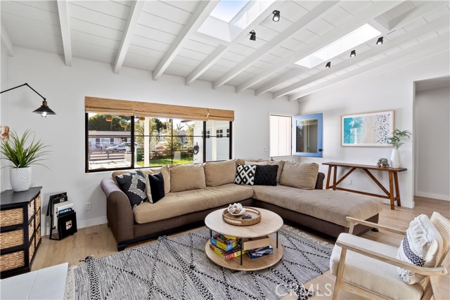 Detail Gallery Image 5 of 52 For 278 Virginia Pl, Costa Mesa,  CA 92627 - 4 Beds | 3 Baths