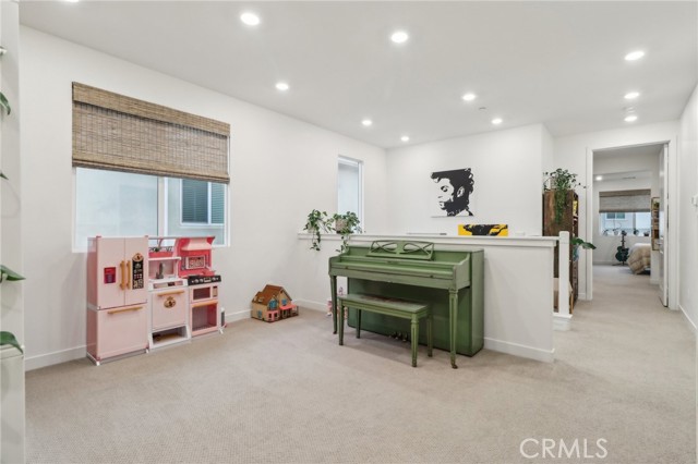 Detail Gallery Image 14 of 36 For 27230 Red Willow Ct, Valencia,  CA 91381 - 3 Beds | 2/1 Baths
