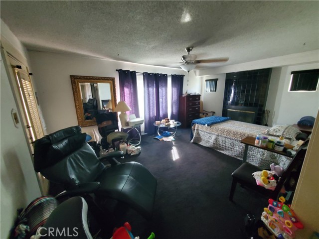 Detail Gallery Image 2 of 18 For 1933 W 43rd Pl, Los Angeles,  CA 90062 - 4 Beds | 2 Baths