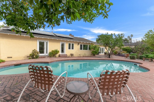 Detail Gallery Image 2 of 42 For 17716 Nordhoff St, Northridge,  CA 91325 - 4 Beds | 2 Baths