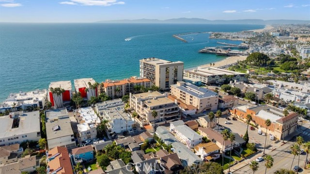 512 Esplanade, Redondo Beach, California 90277, 2 Bedrooms Bedrooms, ,2 BathroomsBathrooms,Residential,For Sale,Esplanade,PV25227212