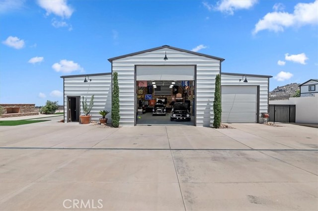 16850 Nandina Avenue, Riverside CA: https://media.crmls.org/medias/63973a13-b025-47e4-8ae7-12803fa5d5fd.jpg