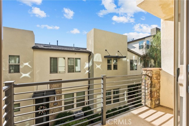 Detail Gallery Image 7 of 56 For 19542 Empire Ln, Northridge,  CA 91324 - 4 Beds | 4 Baths