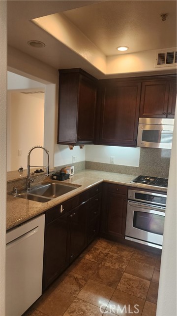 128 N Oak Knoll Avenue, Pasadena CA: https://media.crmls.org/medias/6397faac-a589-4ef4-b637-04619dd15eb9.jpg