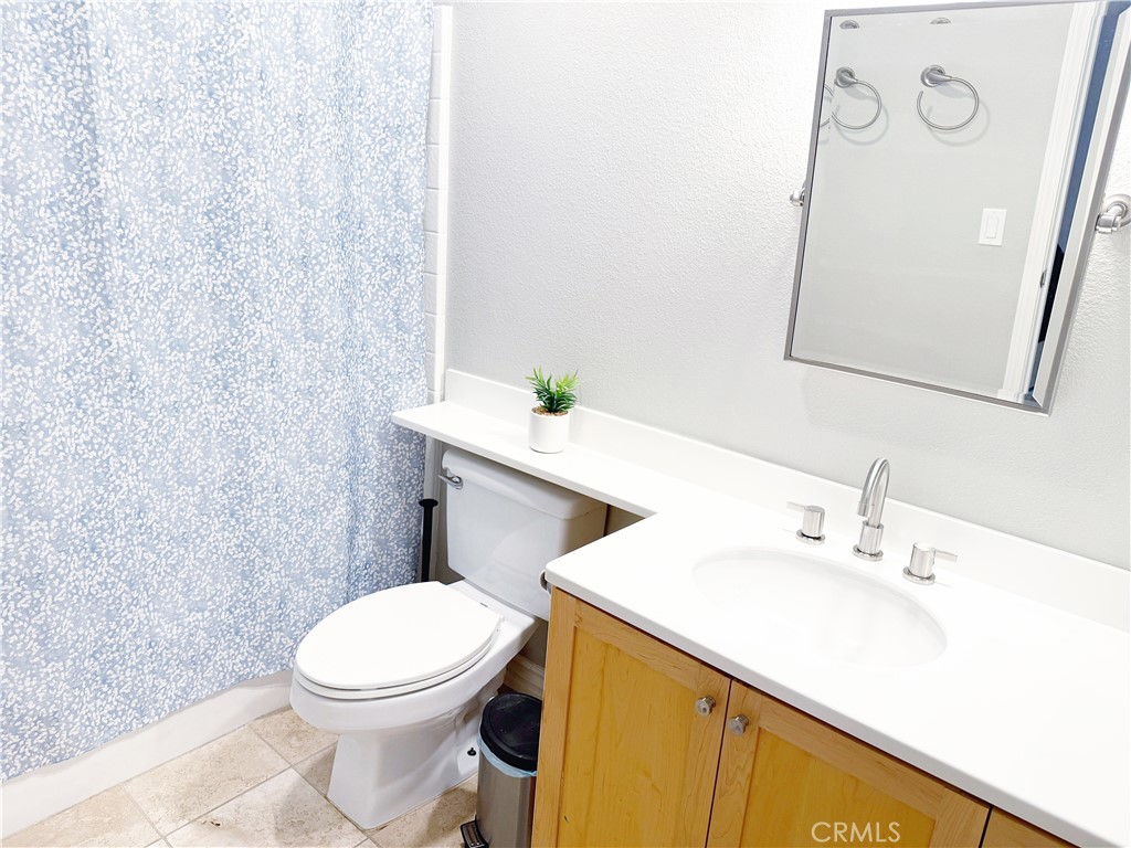 https://media.crmls.org/medias/63984231-7ec1-4ca5-8d41-eaeb9dd60256.jpg?preset=X-Large