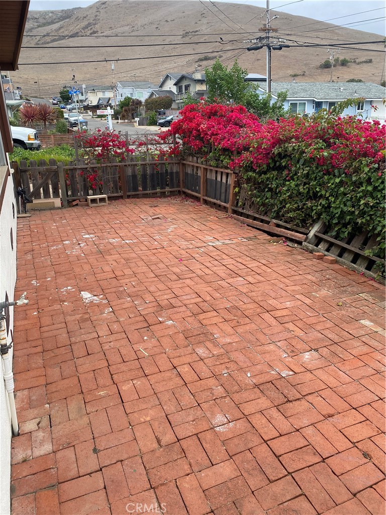 https://media.crmls.org/medias/6398db32-04a2-48b9-8f7c-59b8524a9e36.jpg?preset=X-Large
