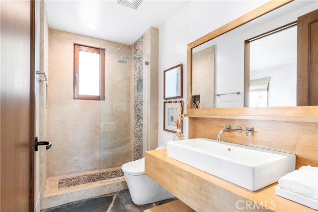 86 Emerald Bay, Laguna Beach CA: https://media.crmls.org/medias/6399b528-cbaf-4d3d-bdfb-43c227461498.jpg