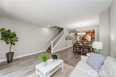 Detail Gallery Image 7 of 31 For 22919 Mariposa Ave #202,  Torrance,  CA 90502 - 3 Beds | 4 Baths