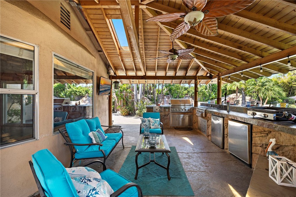 639c3ae1 F3b3 4cff B6e5 D5639e75246d