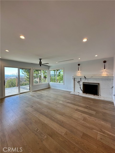 1716 Via La Paz, Burbank CA: https://media.crmls.org/medias/639e070b-086b-4d96-9994-d17f4f69bade.jpg