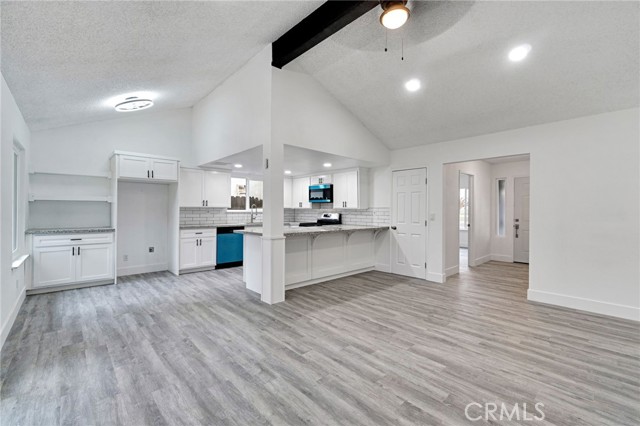Detail Gallery Image 9 of 35 For 2808 Riverview, Madera,  CA 93637 - 4 Beds | 2/2 Baths