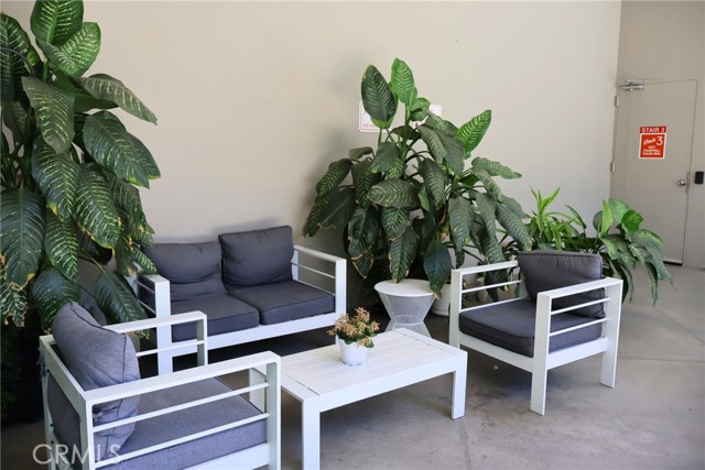 100 Atlantic Avenue, Long Beach CA: https://media.crmls.org/medias/639e2533-6e7a-4a62-9a14-fbd195e34ed4.jpg