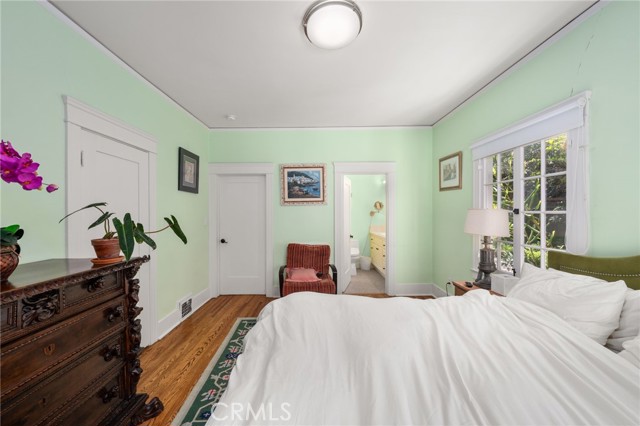 Detail Gallery Image 15 of 35 For 2027 N Highland Ave, Los Angeles,  CA 90068 - 6 Beds | 3 Baths