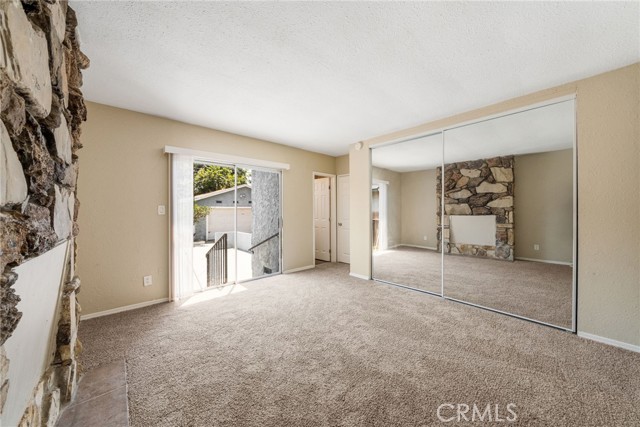 122 E 83rd Street, Los Angeles CA: https://media.crmls.org/medias/639fa400-f214-4220-81cd-cfdda5d4a947.jpg