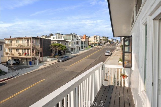 Detail Gallery Image 26 of 42 For 208 Marine Ave, Manhattan Beach,  CA 90266 - 3 Beds | 2 Baths