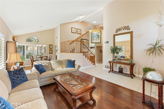 Detail Gallery Image 5 of 52 For 3480 Mountainside Cir, Corona,  CA 92882 - 4 Beds | 2/1 Baths