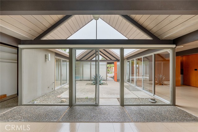 5112 E Valencia Drive, Orange CA: https://media.crmls.org/medias/63a19433-1e1f-405a-94b3-abd123607457.jpg