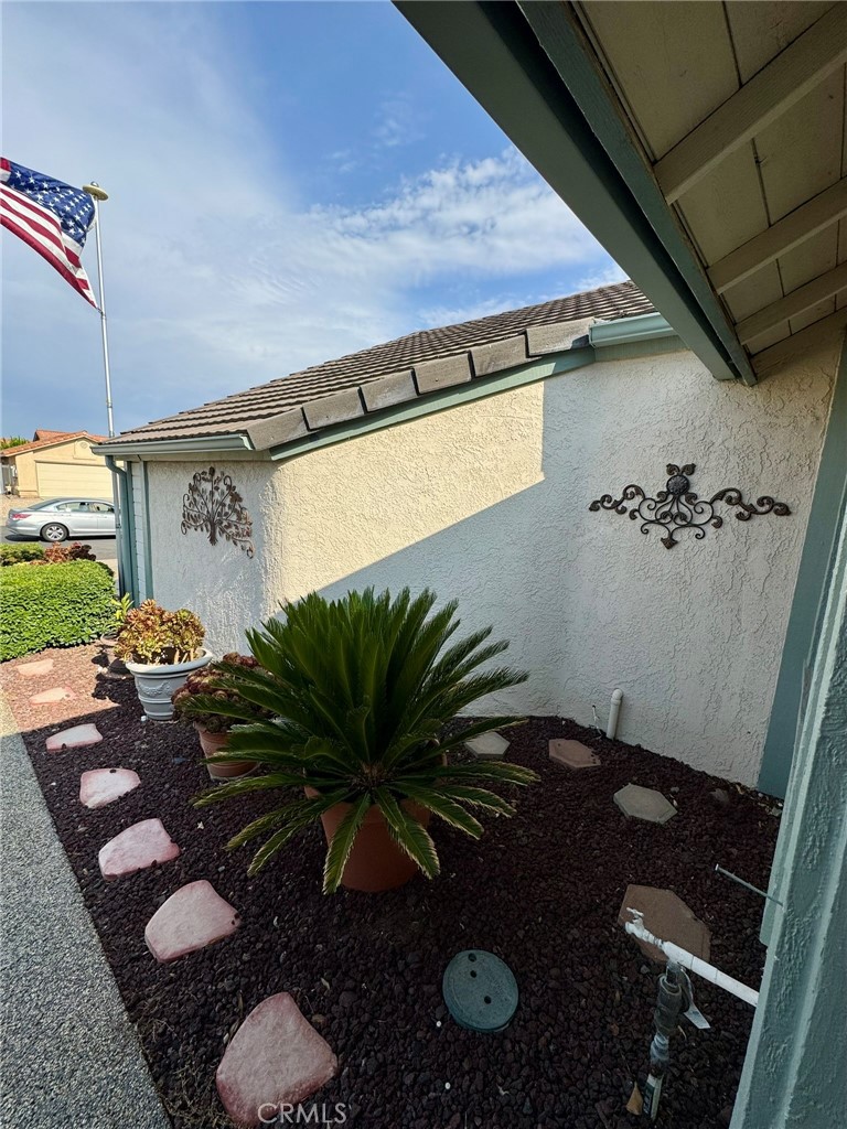 https://media.crmls.org/medias/63a1dcbe-3569-4e29-bd1d-d7fe79c8b3fc.jpg?preset=X-Large