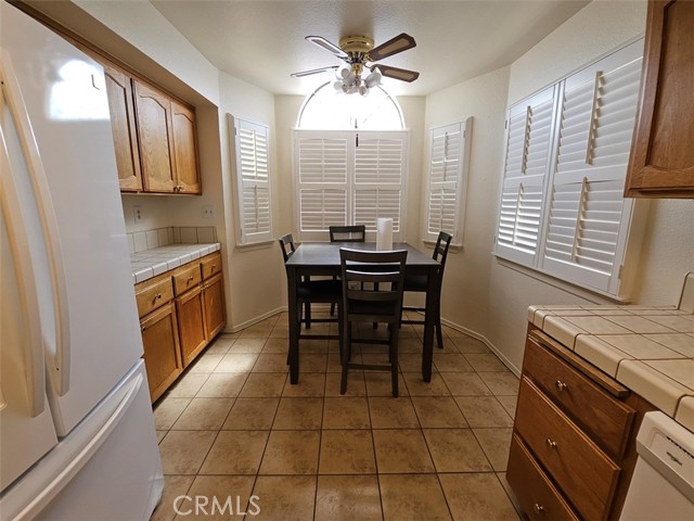Detail Gallery Image 12 of 16 For 11620 Locust Ln, Apple Valley,  CA 92308 - 2 Beds | 2 Baths