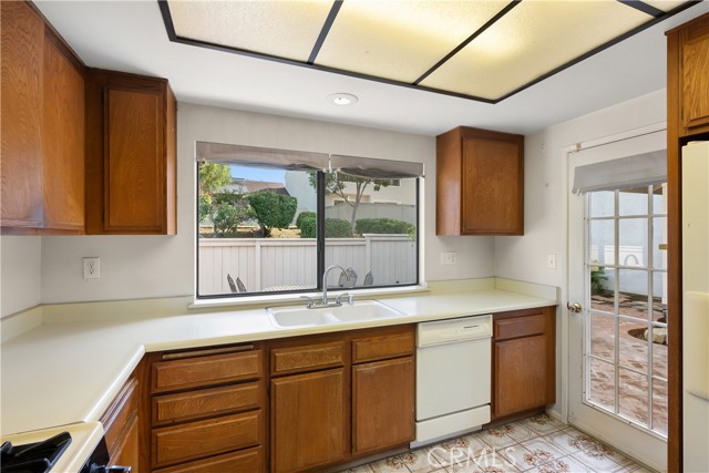 Detail Gallery Image 26 of 49 For 2 Autumn Hill Ln, Laguna Hills,  CA 92653 - 3 Beds | 1/1 Baths