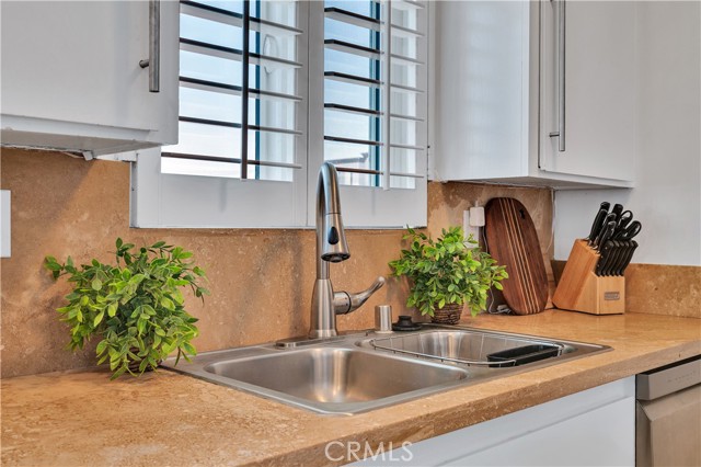 2884 Sawtelle Boulevard, Los Angeles CA: https://media.crmls.org/medias/63a437a3-187b-4f00-99a9-547bc1c9a99e.jpg