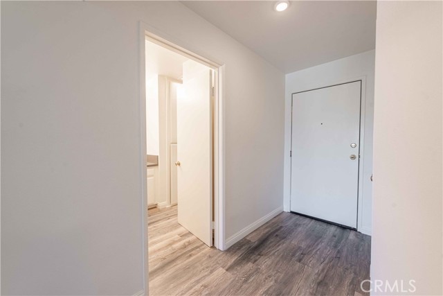 Detail Gallery Image 9 of 21 For 6815 Remmet Ave #319,  Canoga Park,  CA 91303 - 1 Beds | 1 Baths