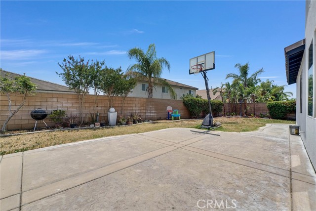 6895 Guinevere Court, Eastvale CA: https://media.crmls.org/medias/63a4ab1f-2169-4519-acea-73775a47224a.jpg
