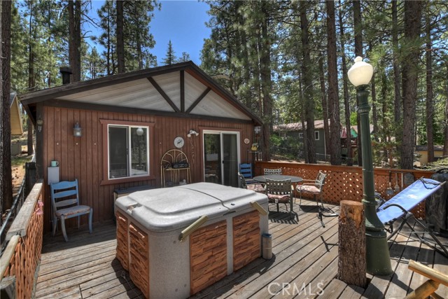 Detail Gallery Image 9 of 22 For 407 Sugarloaf Bld, Big Bear City,  CA 92314 - 2 Beds | 1 Baths