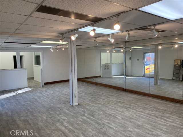 425 E 58th Street, Los Angeles, California 90011, ,Commercial Lease,For Rent,425 E 58th Street,CRAR23108717