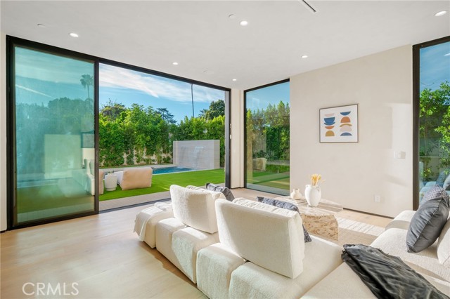 Detail Gallery Image 38 of 72 For 15447 Huston, Sherman Oaks,  CA 91403 - 5 Beds | 5/1 Baths