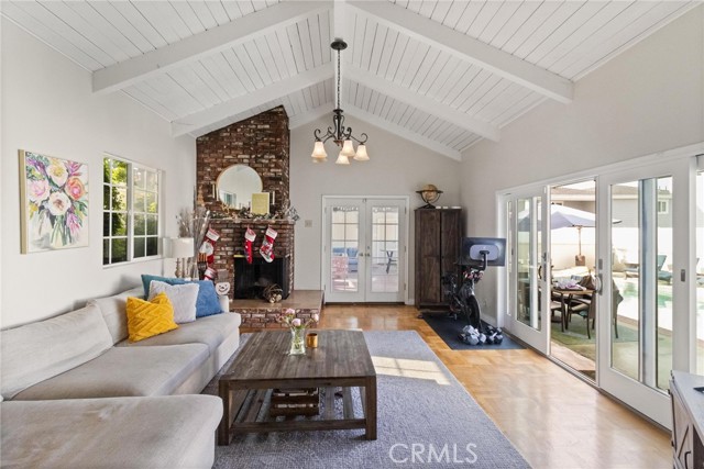 Detail Gallery Image 2 of 19 For 1205 Manzanita, Manhattan Beach,  CA 90266 - 3 Beds | 1/1 Baths