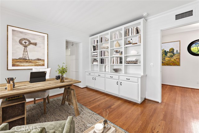 11053 Strathmore Drive, Westwood - Century City CA: https://media.crmls.org/medias/63a64299-98ef-4da6-aff8-7f2676fcba15.jpg