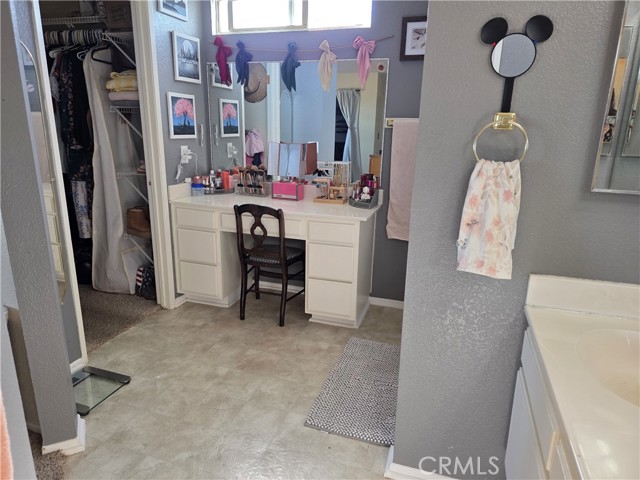 Detail Gallery Image 18 of 33 For 3330 Garnet, Rosamond,  CA 93560 - 5 Beds | 3 Baths