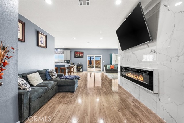 Detail Gallery Image 8 of 57 For 10588 Peach Ave, California City,  CA 93505 - 4 Beds | 2/1 Baths