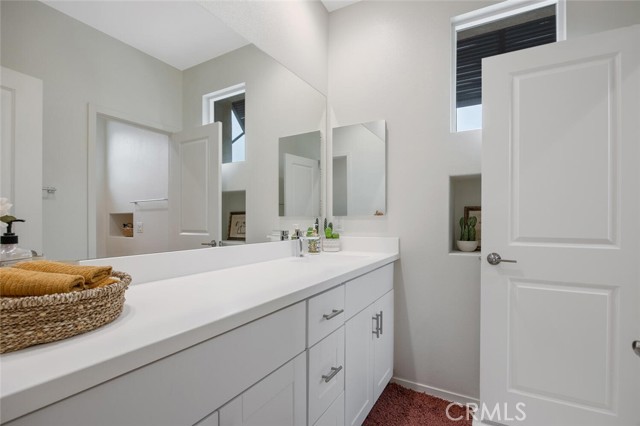 18147 Jupiter Lane, Saugus CA: https://media.crmls.org/medias/63a72c0c-08ab-4473-8493-7f616fac87d3.jpg