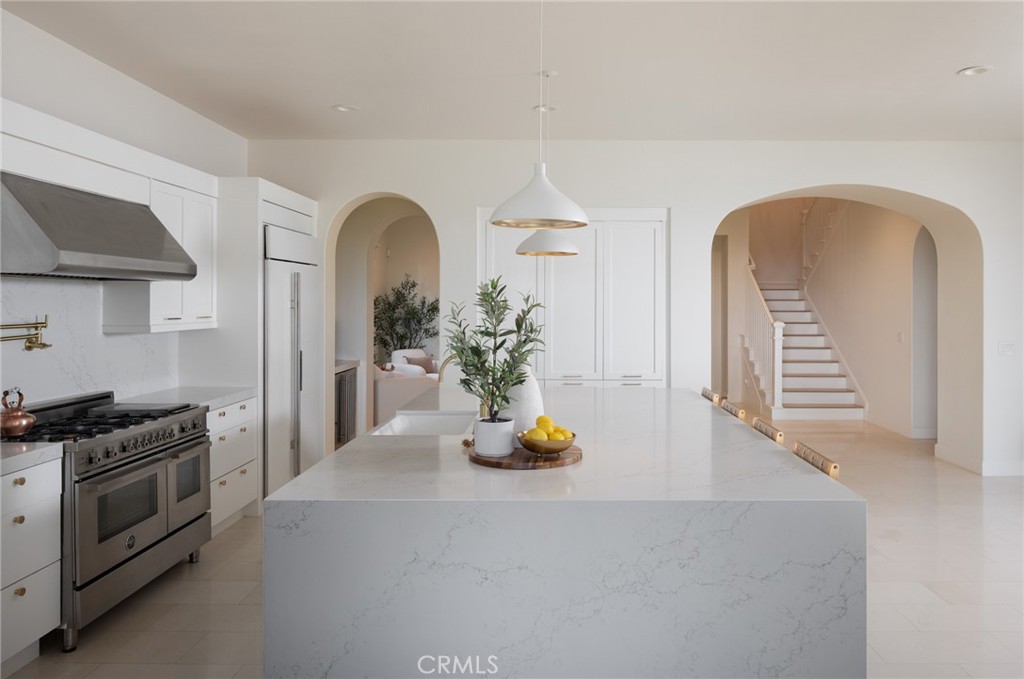 https://media.crmls.org/medias/63a7af89-01d2-46c5-b530-a794272c3f9f.jpg?preset=X-Large
